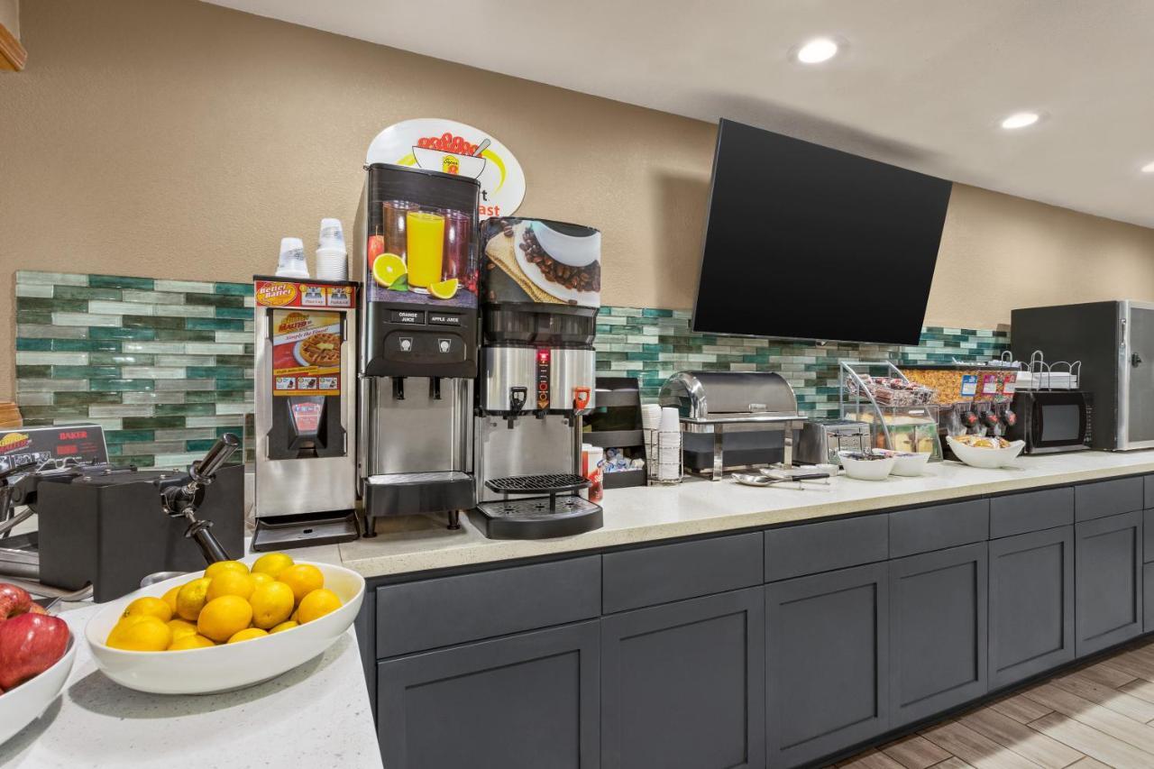 Hotel Super 8 By Wyndham Ankeny/Des Moines Area Extérieur photo