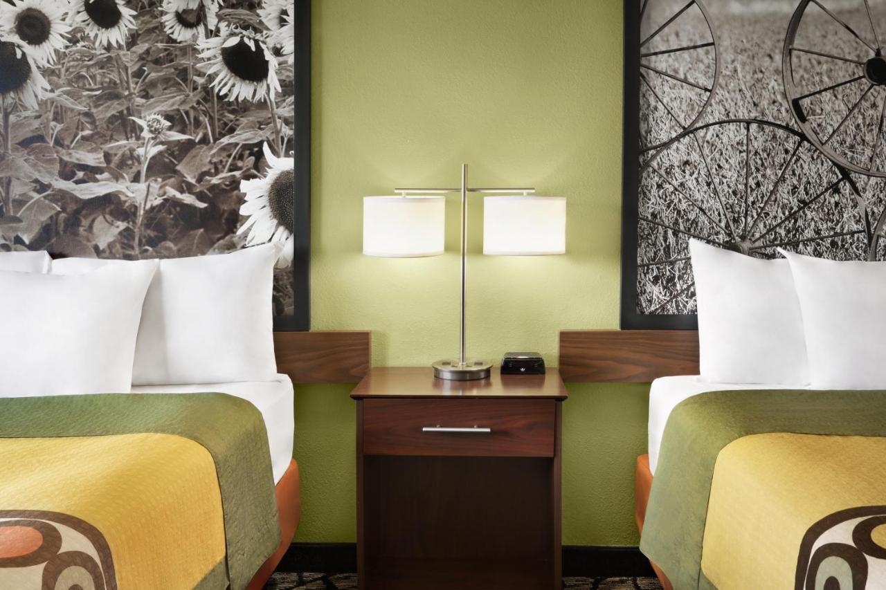 Hotel Super 8 By Wyndham Ankeny/Des Moines Area Extérieur photo